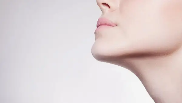 Yoga du visage biom&eacute;canique pour le cou