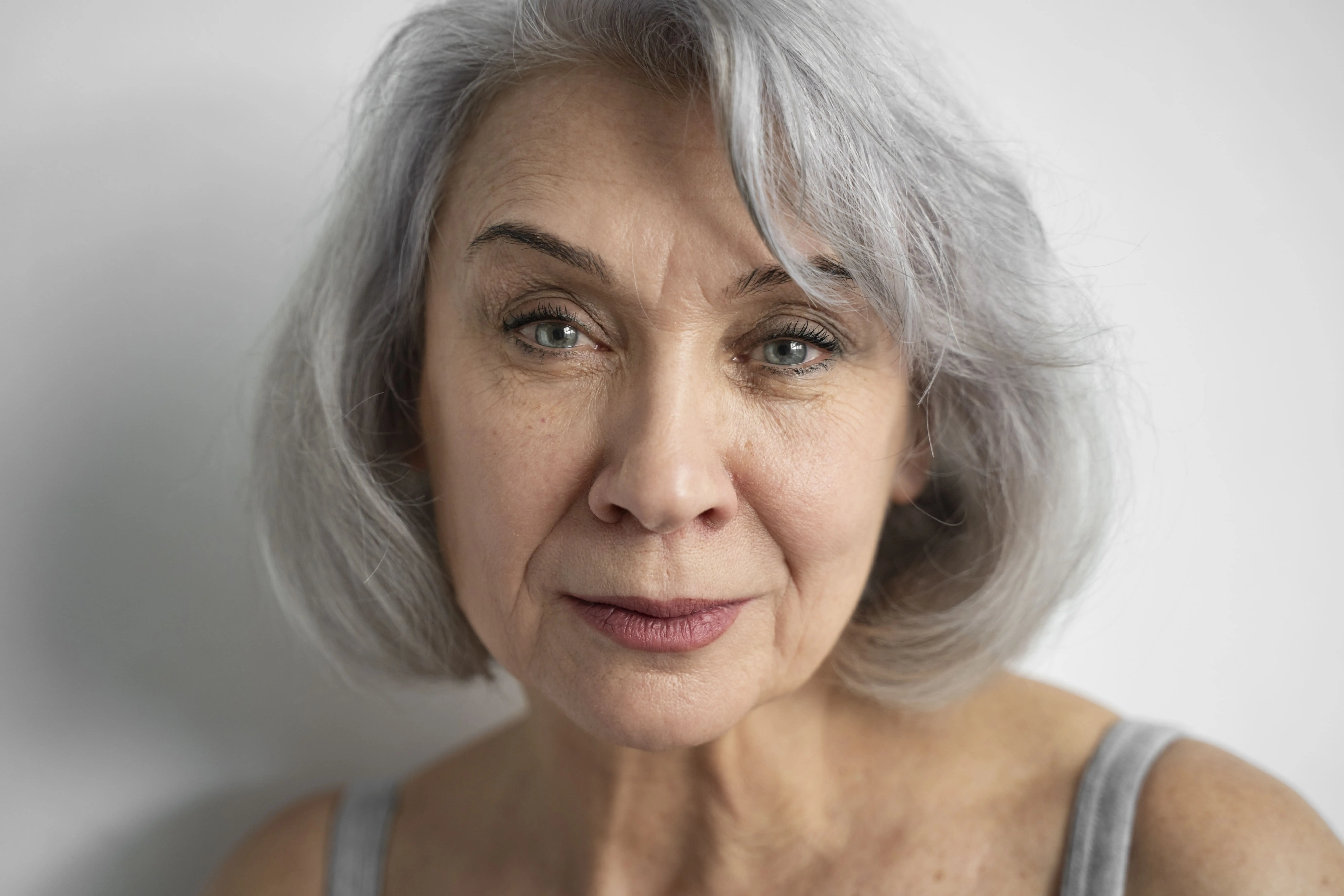 femme &acirc;g&eacute;e avec des bajoues 
