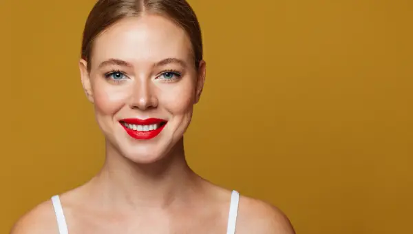 visage de femme après yoga du visage biomécanique