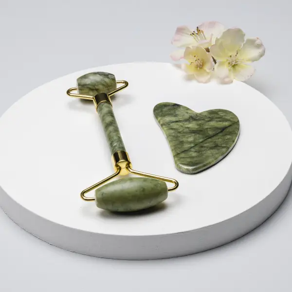 rouleau de jade pour massage facial